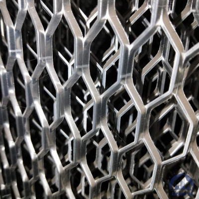 Алюминиевая декоративная просечно-вытяжная сетка 6х30х6,25 мм купить в Саранске
